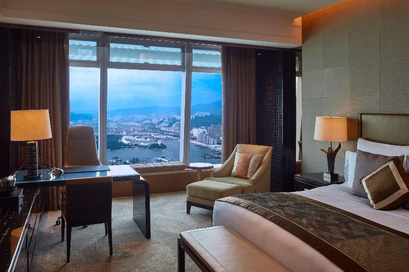اتاق لوکس با چشم‌انداز دریا, The Ritz Carlton Hong Kong