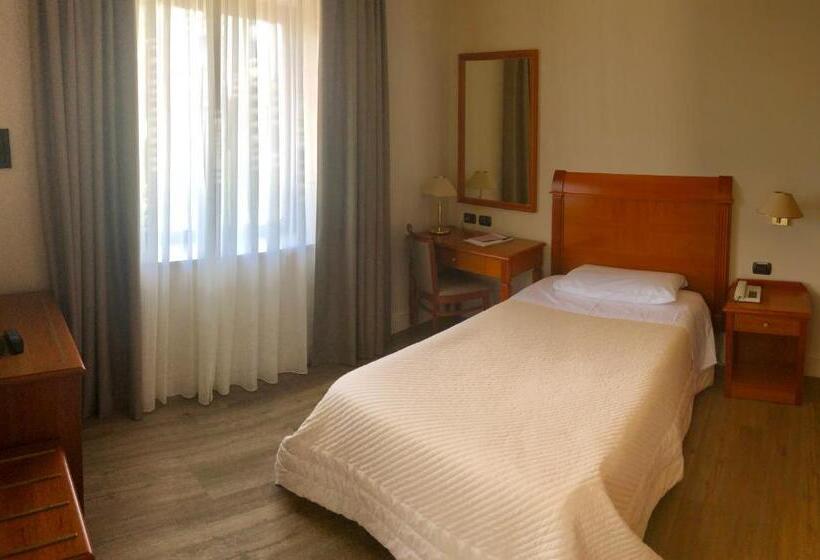 חדר סטנדרט יחיד, Touring