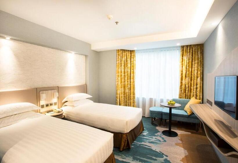 اتاق پرمیوم, Wharney