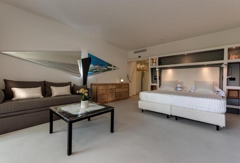 חדר דלוקס, Augustus Hotel & Resort