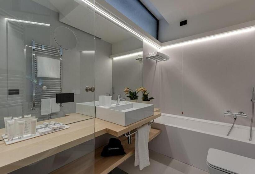 חיבור הדירה עם חדר שינה אחד, Augustus Hotel & Resort