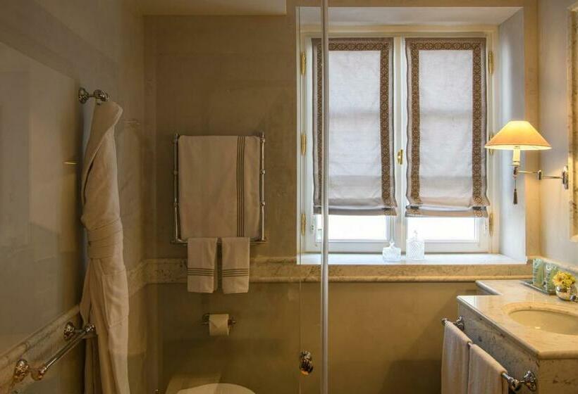 سوییت جونیور, Helvetia&bristol Firenze – Starhotels Collezione