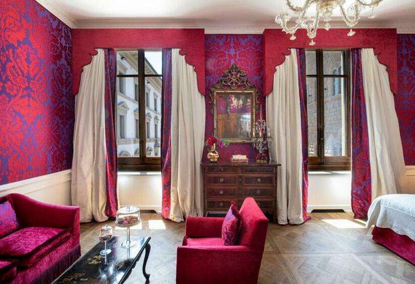 سوئیت جونیور با چشم‌انداز, Helvetia&bristol Firenze – Starhotels Collezione