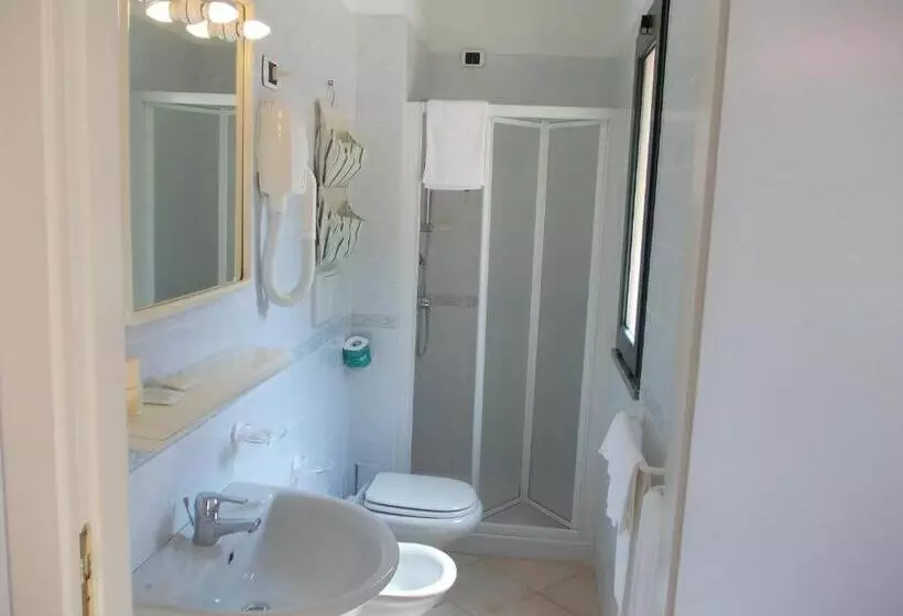オーシャンビュースタンダードルームバルコニー付き, Albergo Le Briciole