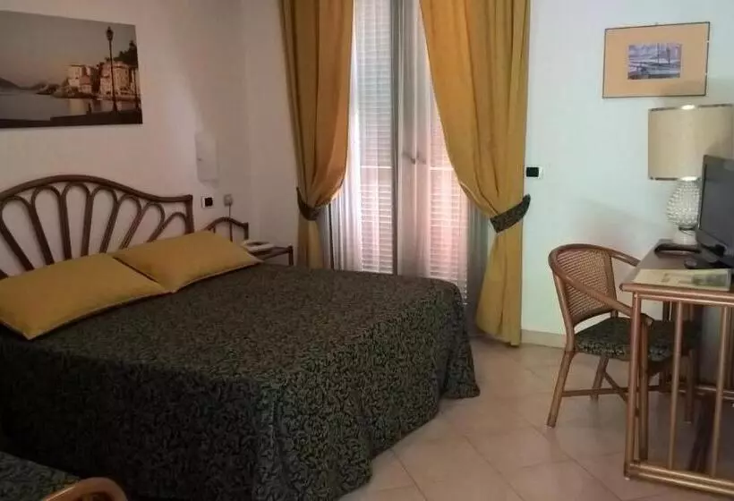 オーシャンビュースタンダードルームバルコニー付き, Albergo Le Briciole