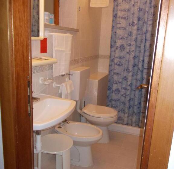 标准间侧面带海景, Albergo Le Briciole