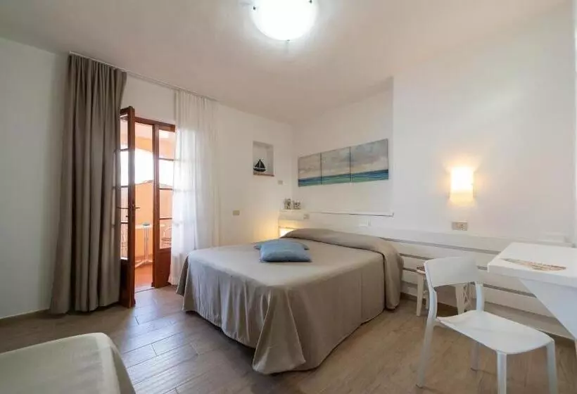 サイドオーシャンビュースタンダードルーム, Albergo Le Briciole