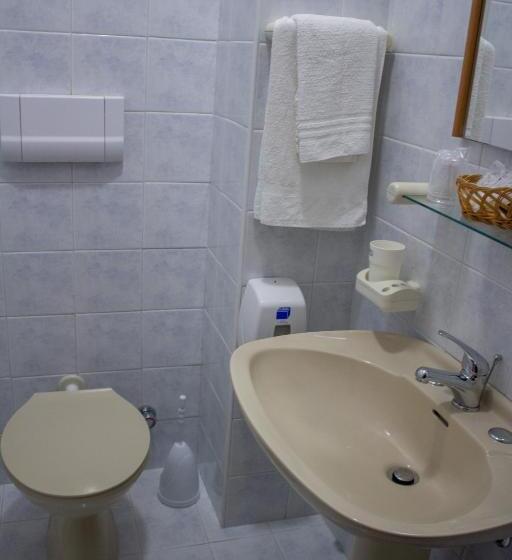 חדר סטנדרט יחיד, Apeneste