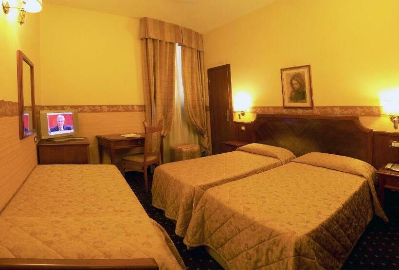 Quarto Triplo Estandar, Arizona