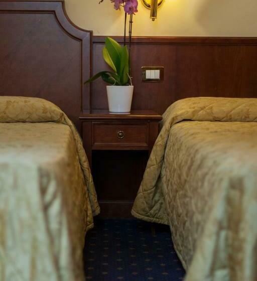 اتاق استاندارد چهار تخته, Arizona