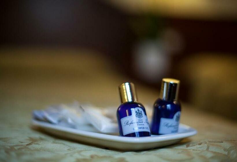 اتاق استاندارد چهار تخته, Arizona