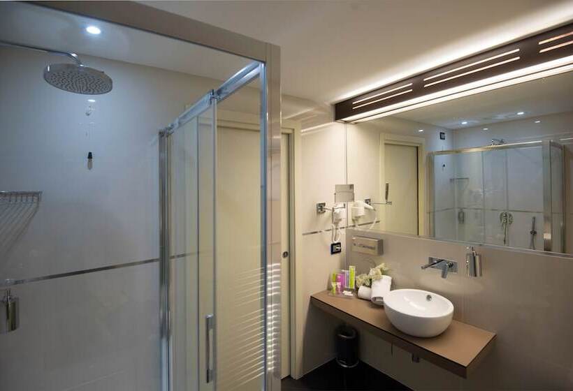 スイート, As Hotel Limbiate Fiera