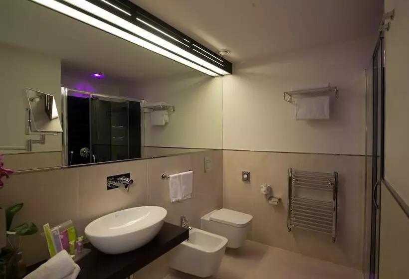 スイート, As Hotel Limbiate Fiera