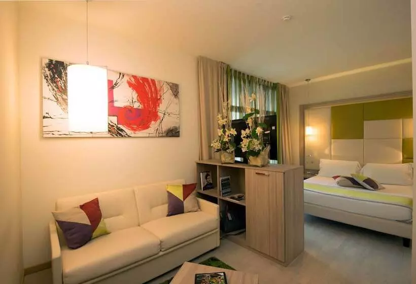 スイート, As Hotel Limbiate Fiera
