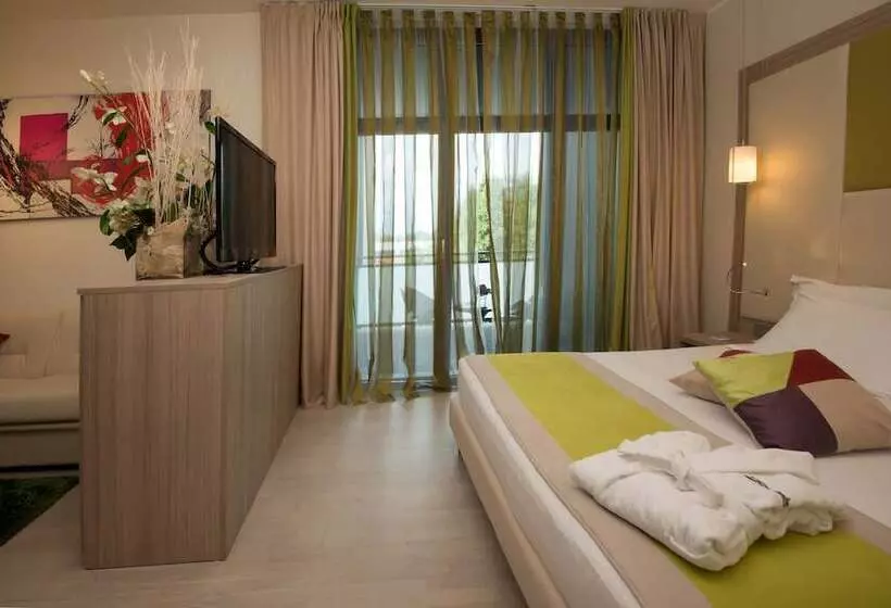 スイート, As Hotel Limbiate Fiera