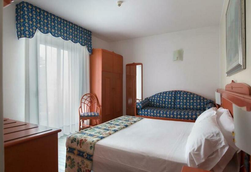 غرفة قياسية ثلاثية, Brioni Mare