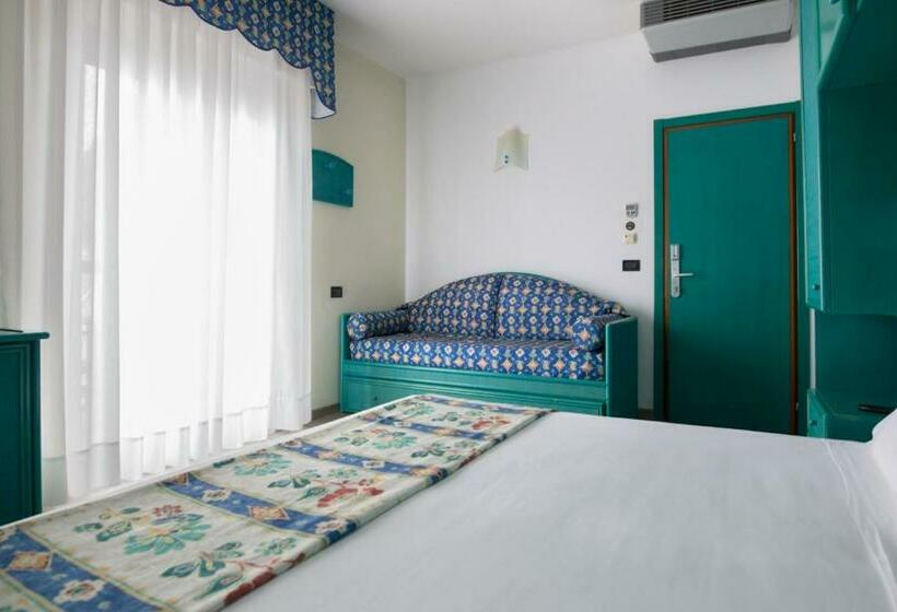 غرفة قياسية ثلاثية, Brioni Mare