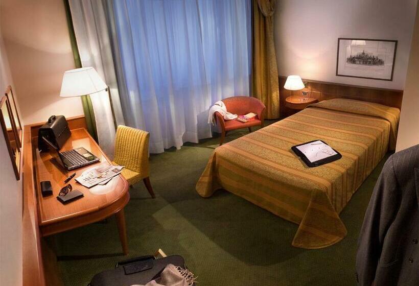 标准单人间, Cavour