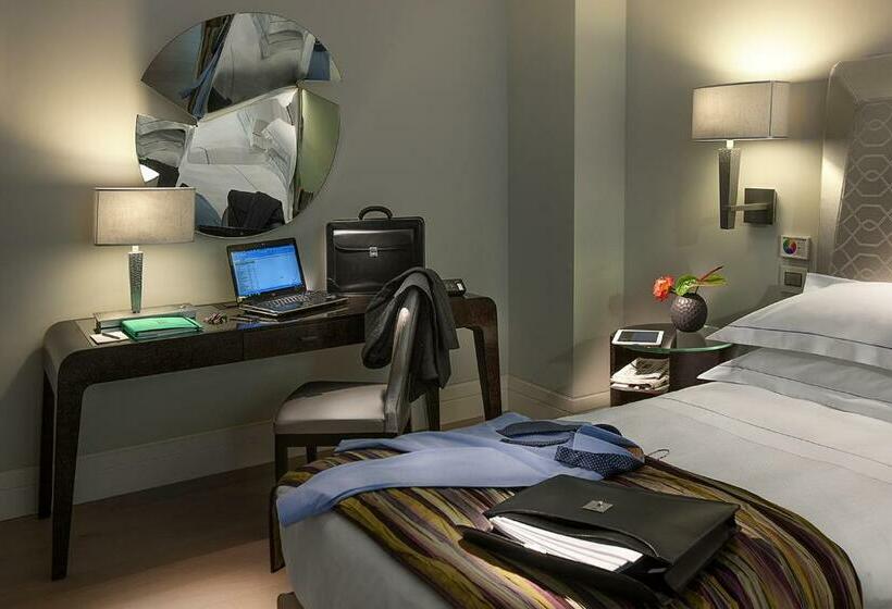 行政房间, Cavour