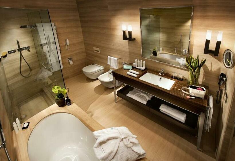 行政房间, Cavour