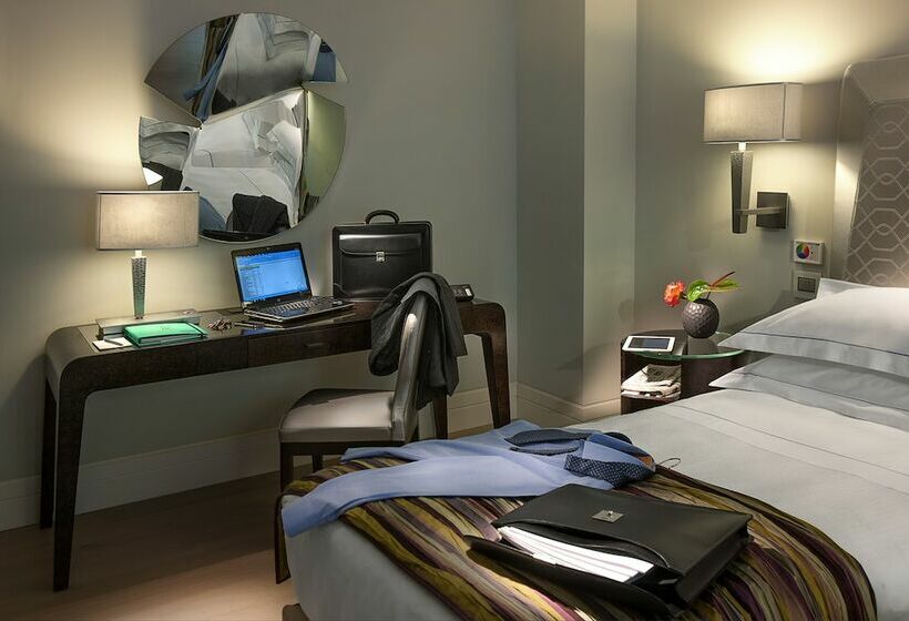 行政房间, Cavour