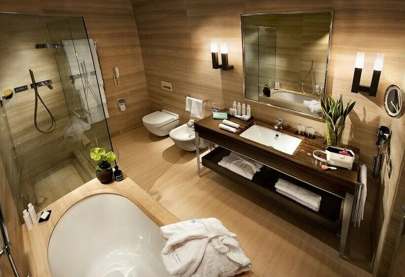 行政房间, Cavour