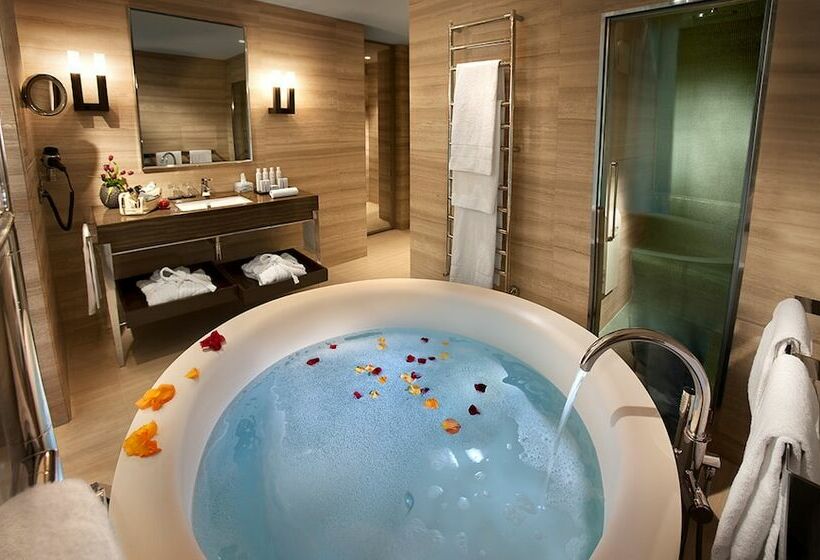 行政房间, Cavour