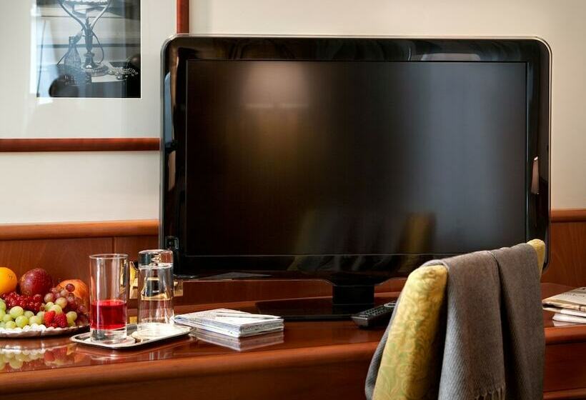 古典房间, Cavour