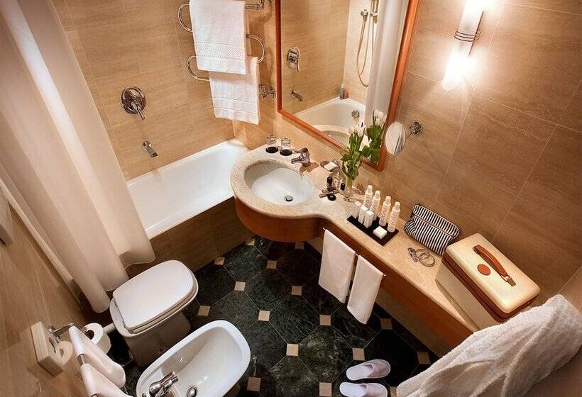 经典套房, Cavour