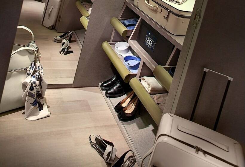 行政房间, Cavour