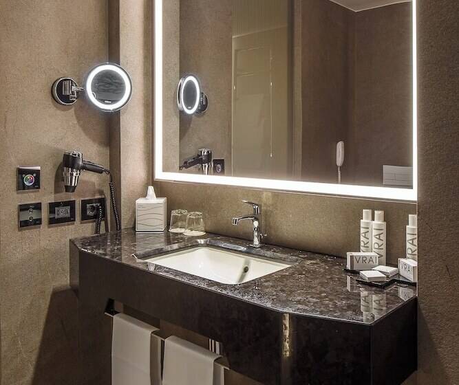 豪华房间, Cavour