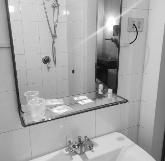 חדר סטנדרט יחיד, Centrale