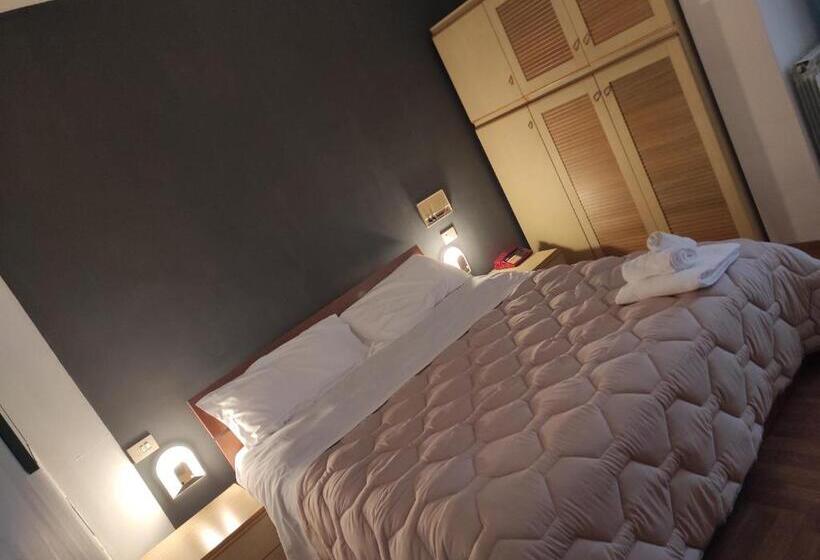 חדר סטנדרט, Centrale