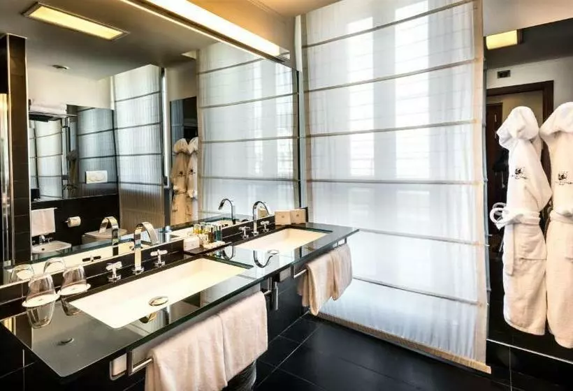 اتاق سوپریور سه تخته, Dei Cavalieri Milano Duomo