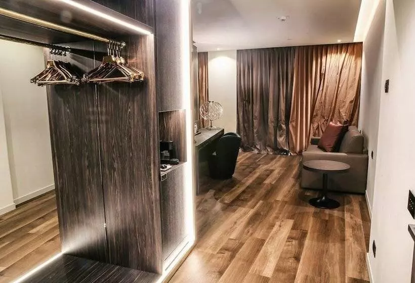 سوییت جونیور, Dei Cavalieri Milano Duomo