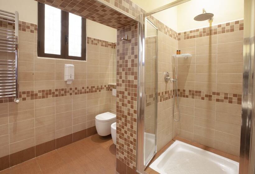 Quarto Quádruplo Standard, Ester