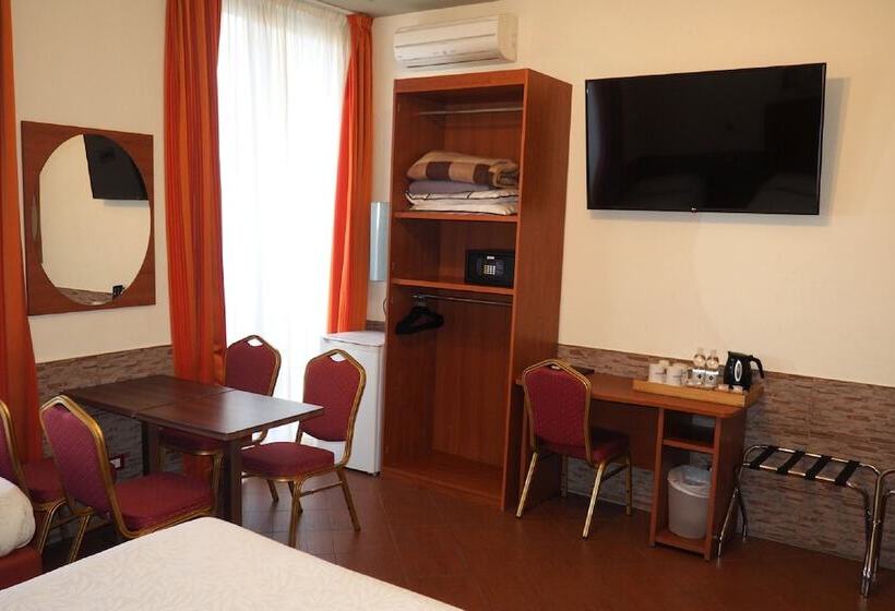 Quarto Quádruplo Standard, Ester