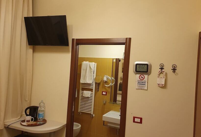 Quarto standart individual, Ester