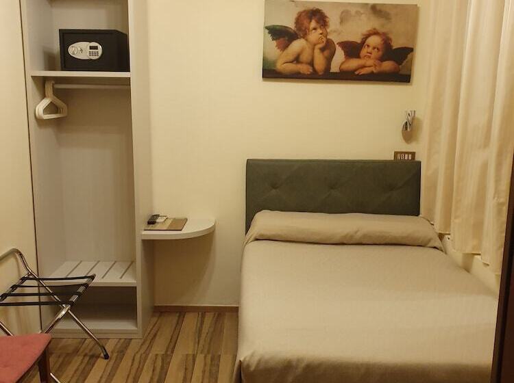 Quarto standart individual, Ester