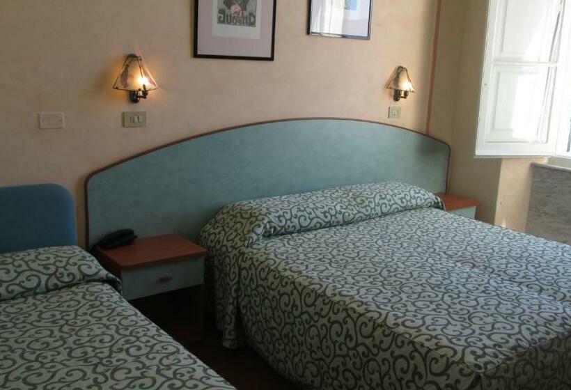 스탠다드 트리플 룸, Italia