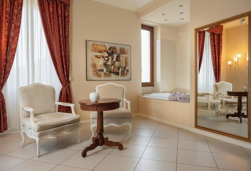 Suite with lake view, Mayer & Splendid   Wellness E Spa