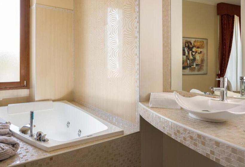 Suite with lake view, Mayer & Splendid   Wellness E Spa