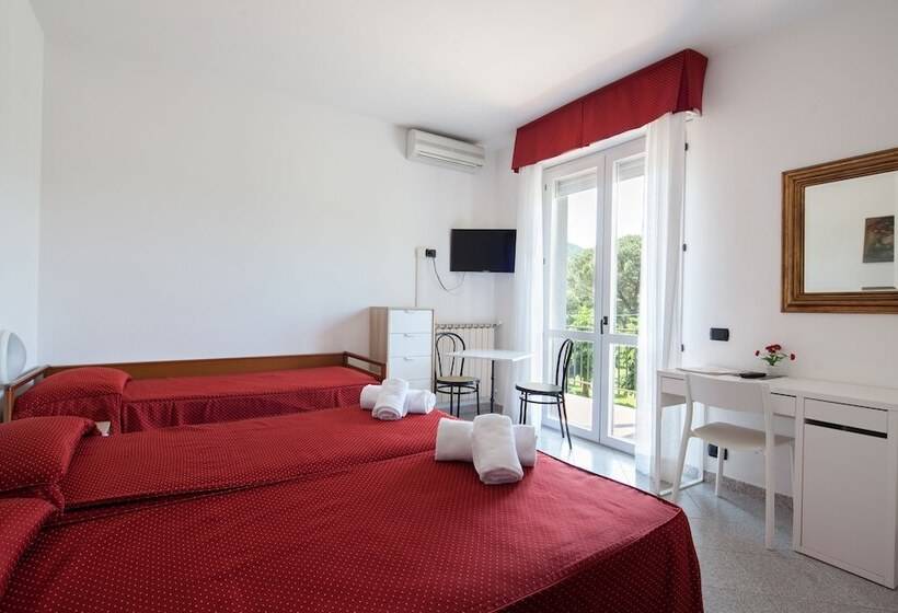 اتاق استاندارد سه نفره, Nella