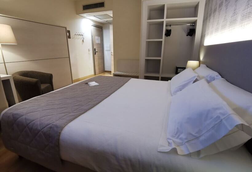 اتاق سوپریور, President