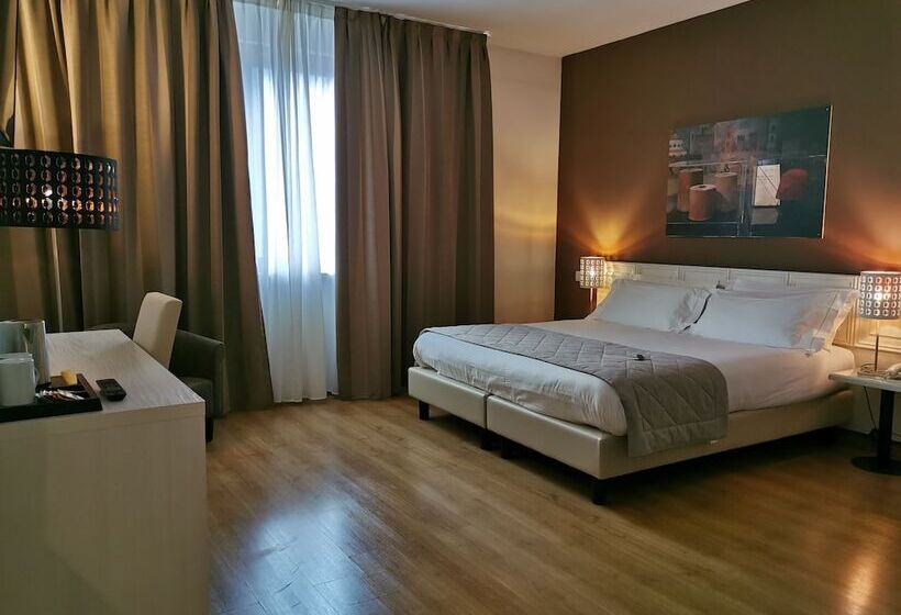 اتاق سوپریور, President