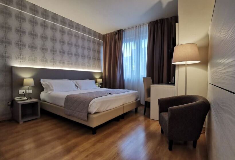 اتاق سوپریور, President