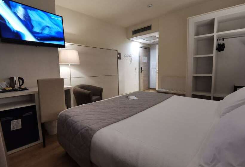 اتاق سوپریور, President