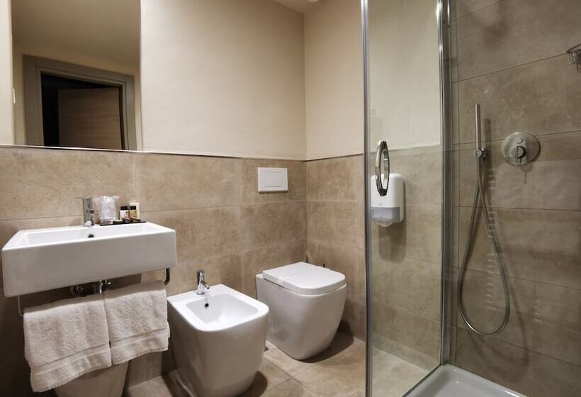 اتاق سوپریور, President