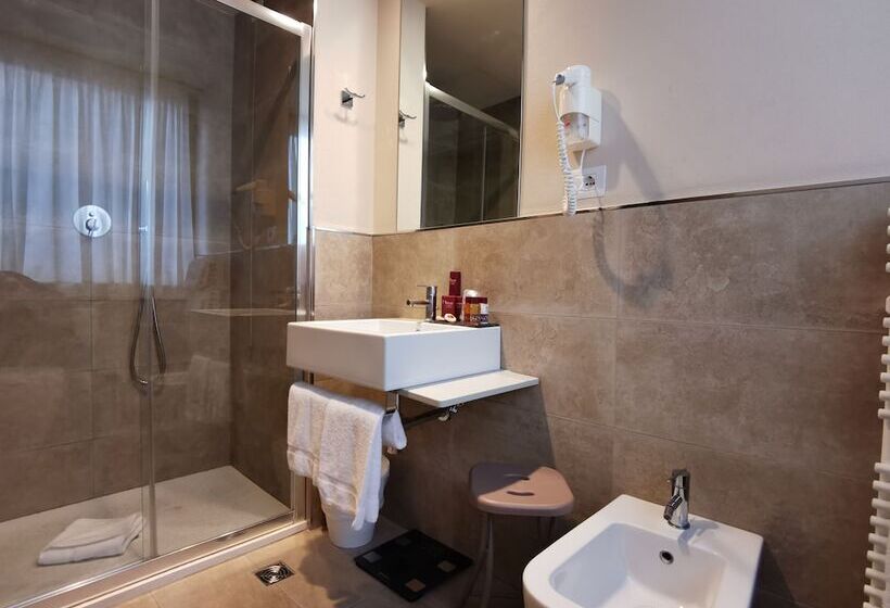 سوییت جونیور, President