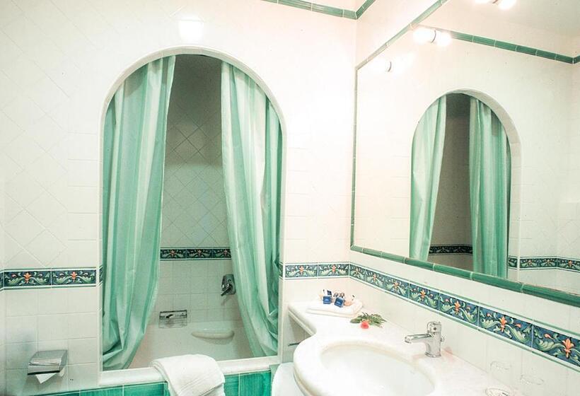 סוויטה עם טרסה, Regina Palace Terme